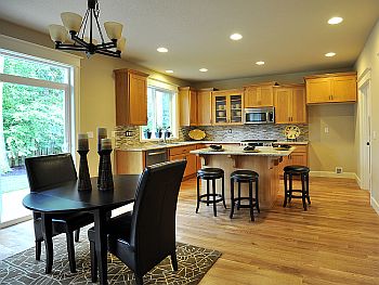 Kitchen and nook of the Vireo